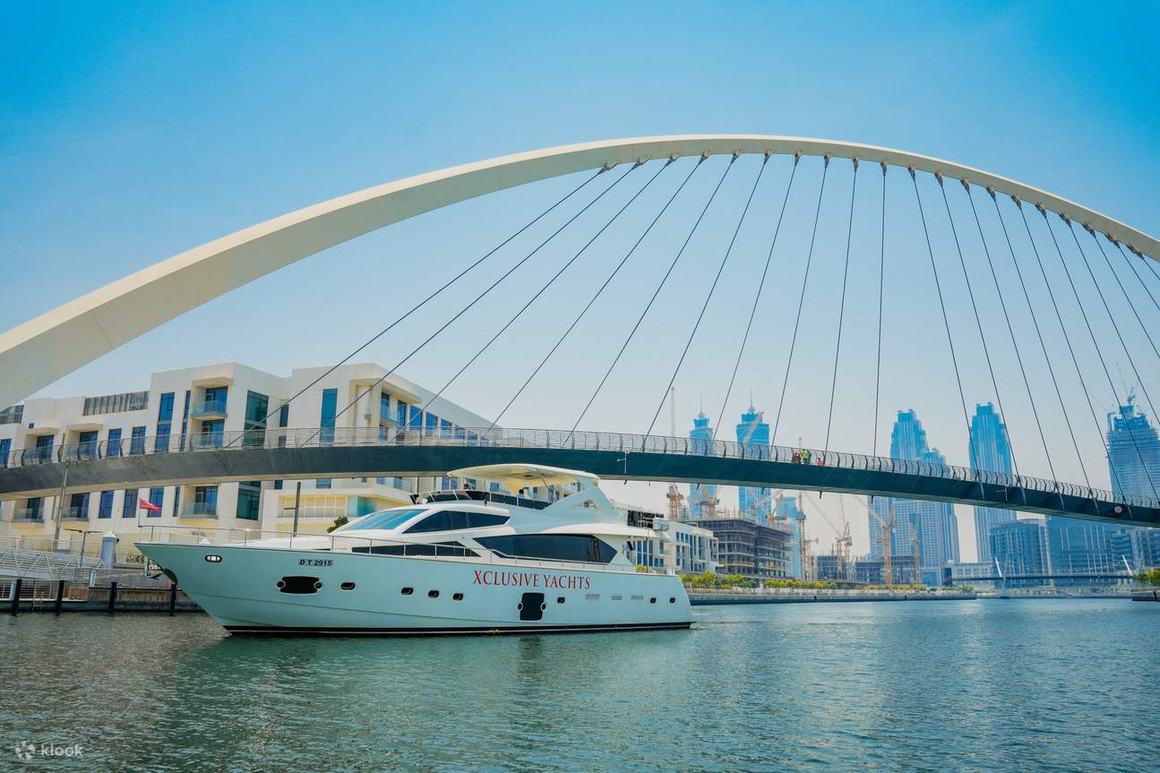 Excursion en yacht sur le canal de Dubaï avec boissons - Vues sur Burj Khalifa