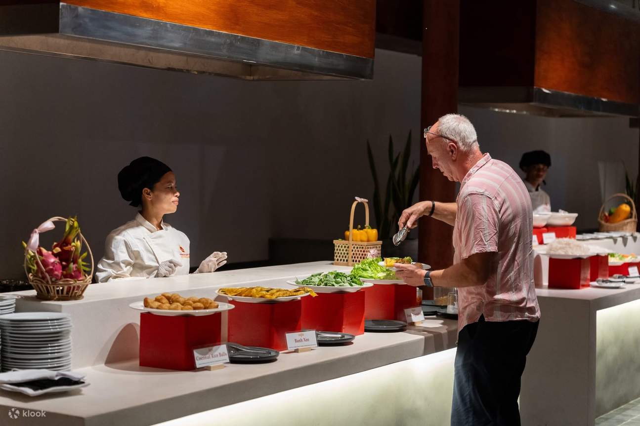 Royal Theater: Apsara Tanzvorführung, Buffet Dinner und Hotelabholung