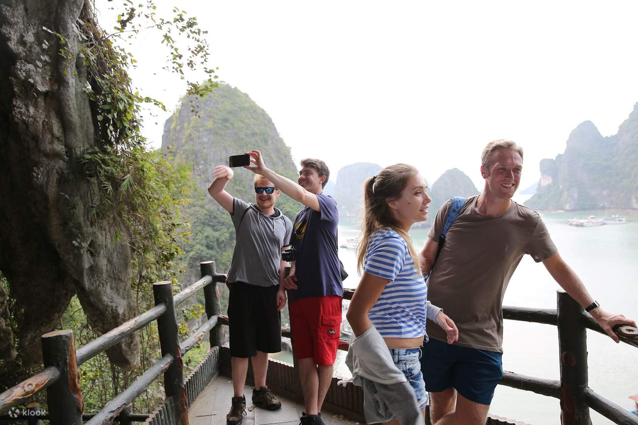 Halong Bay Tagestour mit Sung Sot und Ti Top mit Reina Cruise