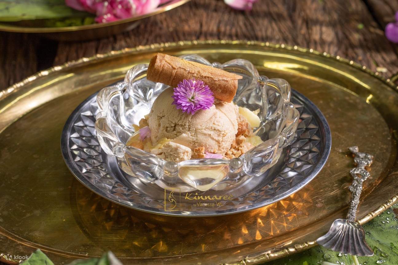 Kinnaree của Vanessa WU tại Sukhumvit 8, Bangkok