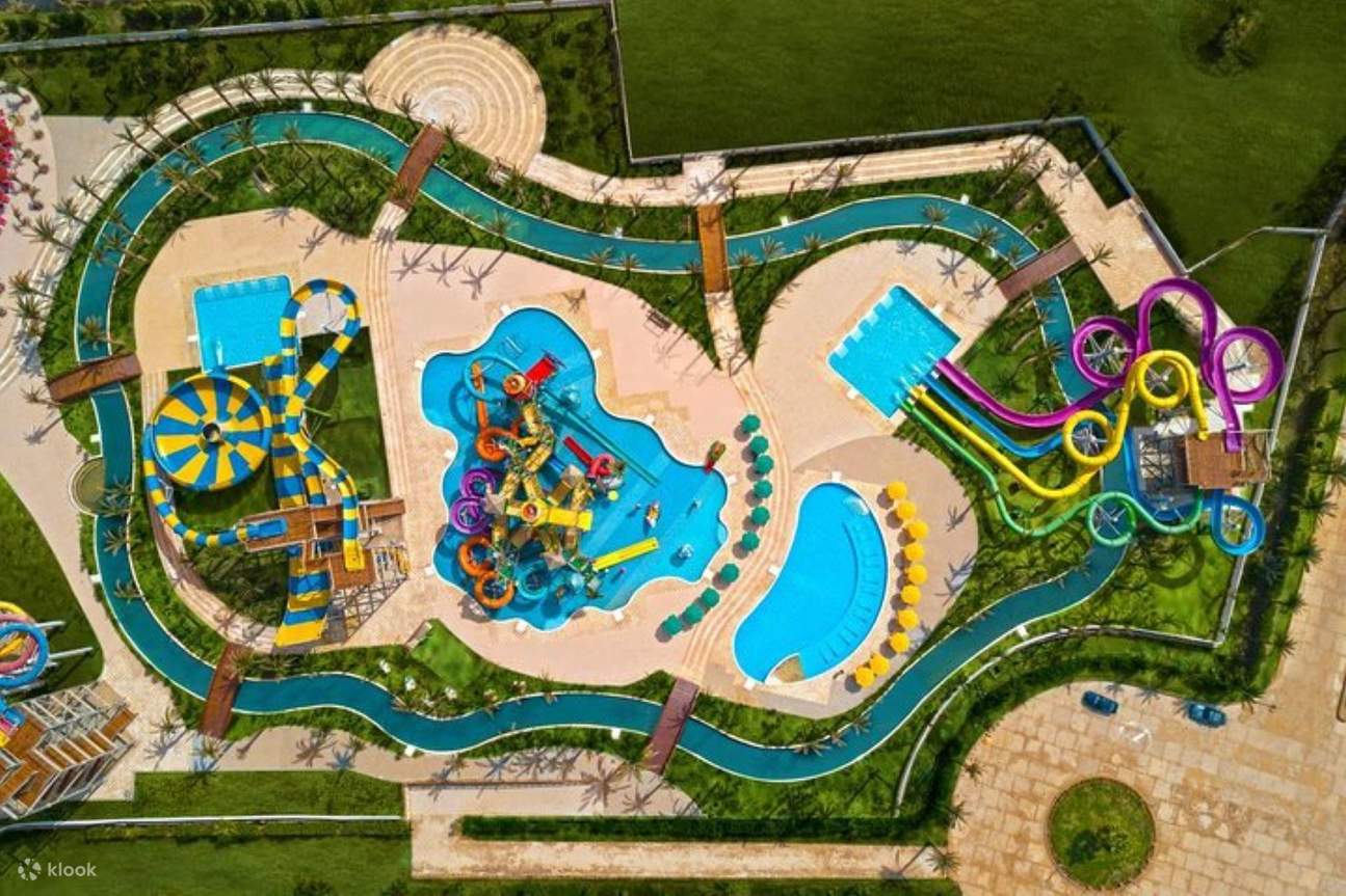 Makadi Water World Aqua Park dengan Makan Siang & Transfer - Hurghada