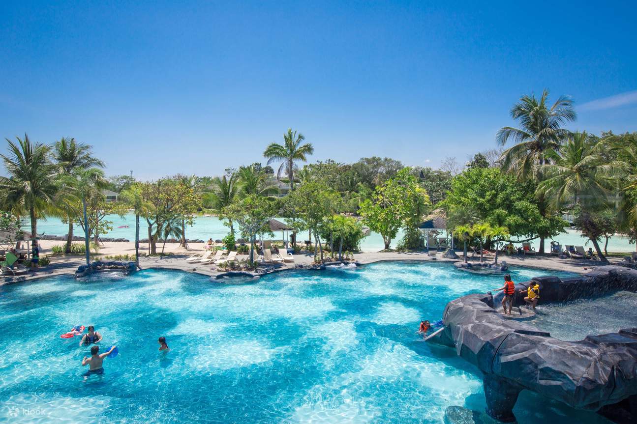 kolam renang di Plantation Bay 