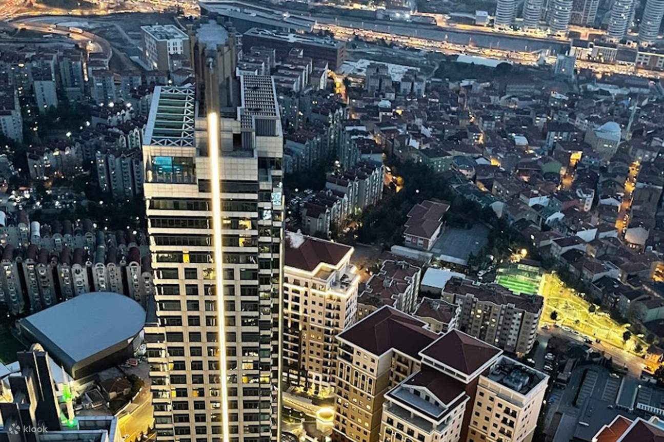 ドバイ エマール・スカイビュー展望台チケット