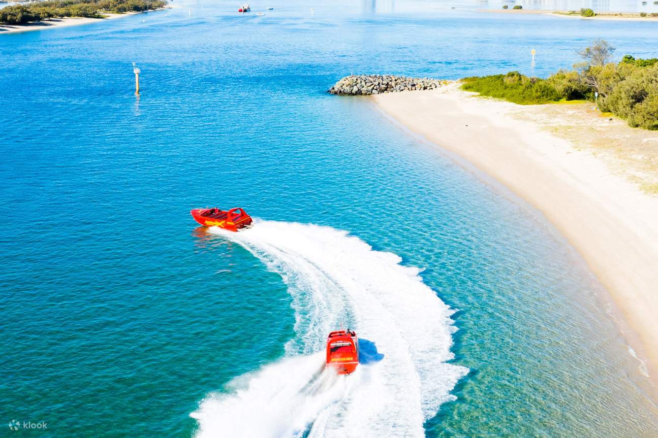 petualangan jetboat berkecepatan tinggi