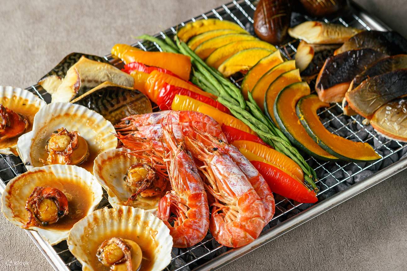 Tokyo Grand Bus Tour with seafood buffet lunch (teamLabs in option