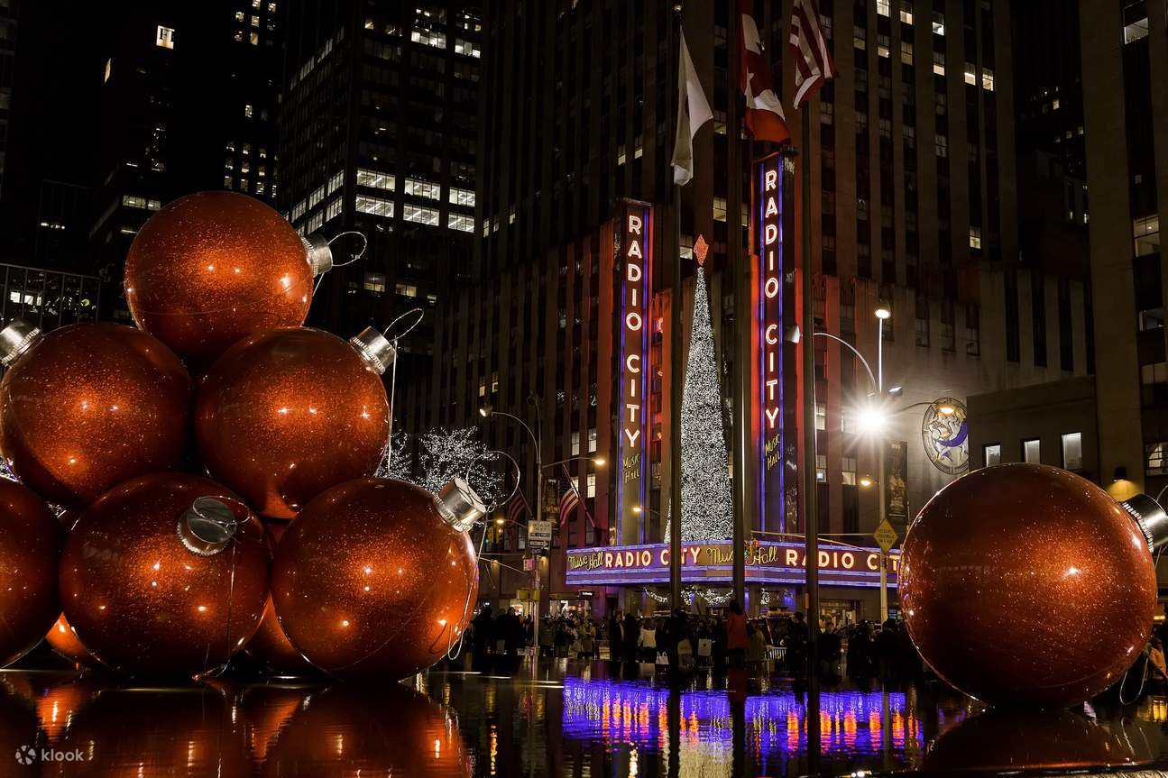 Radio City Christmas Show with Holiday Walking Tour in New York City