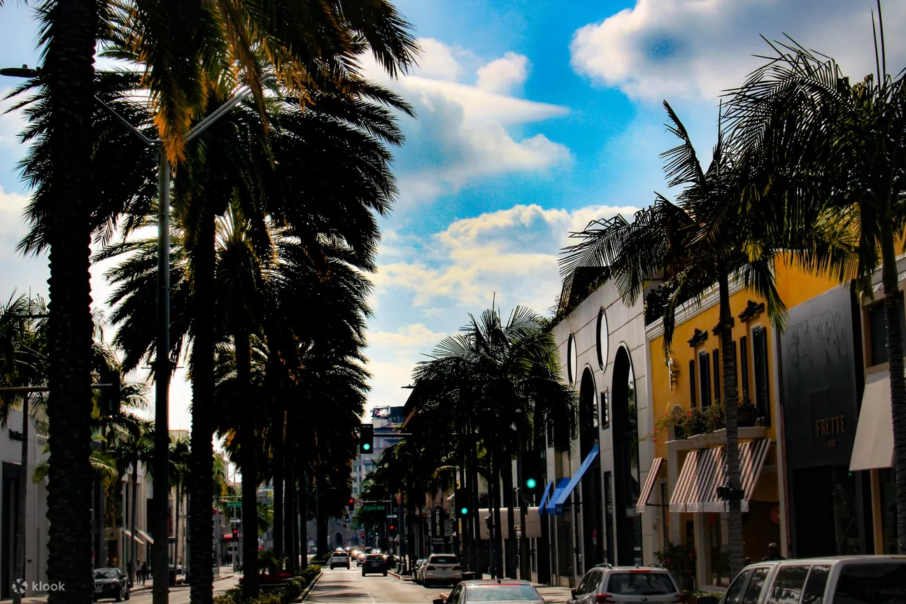Discover the Glamour of Rodeo Drive, Los Angeles