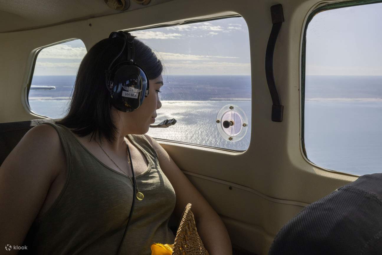 Pemandangan dari dalam pesawat