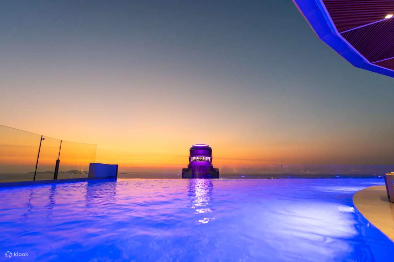 Afternoon Tea at Barracuda Sky Gala Bar, Akara Hotel Pattaya