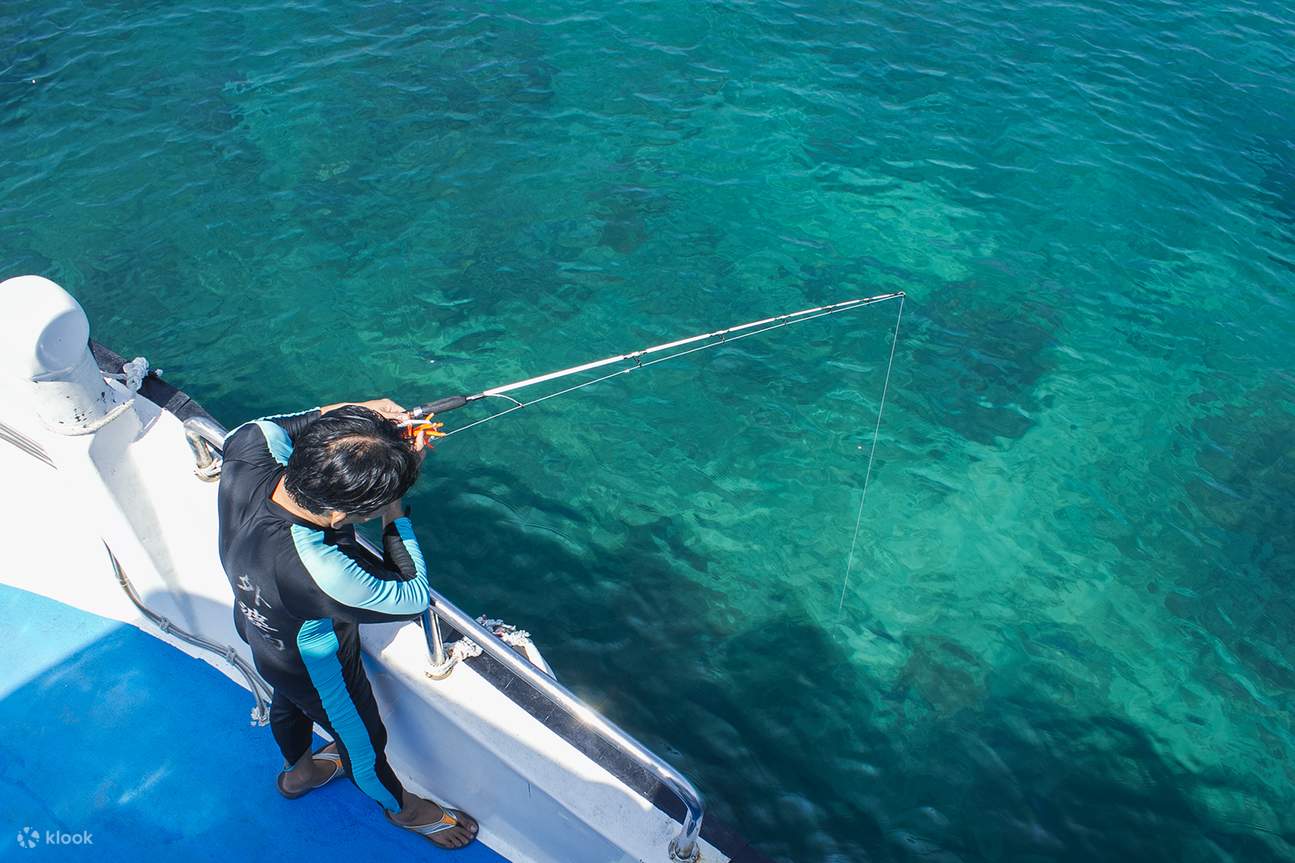 澎湖: Tour một ngày đến đảo nhiệt đới Đại Thương - Thỏa sức vui chơi trên đảo Đại Thương & Khám phá bí mật Cô Bà T嶼 & Tận hưởng các hoạt động vui chơi trên nước & Thú vui câu cá & Khám phá công viên nổi và các món đặc sản biển địa phương