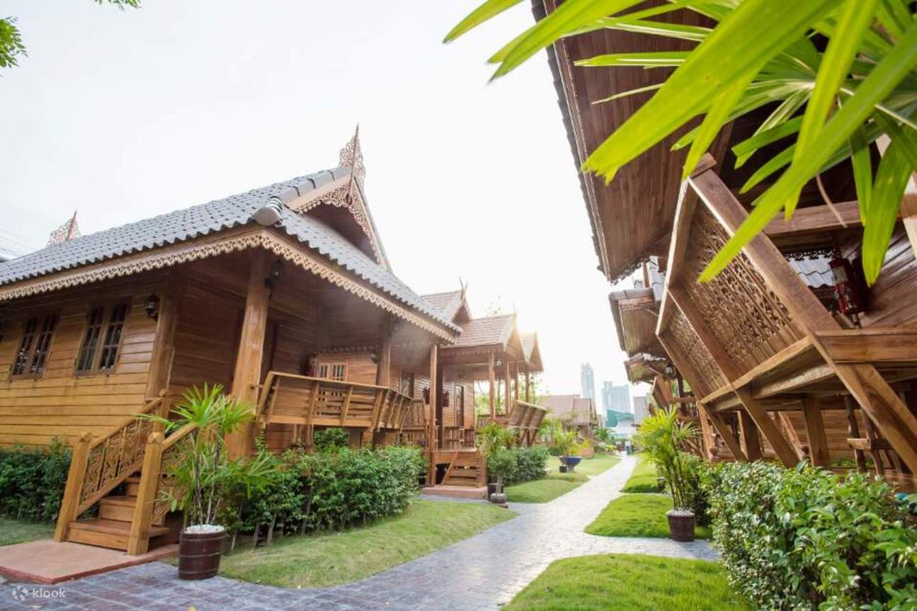nhà gỗ tếch pattaya