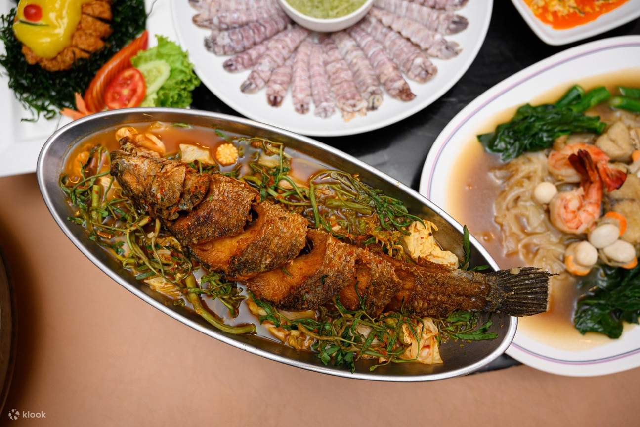 Ploen Restaurant in Ladprao Bangkok