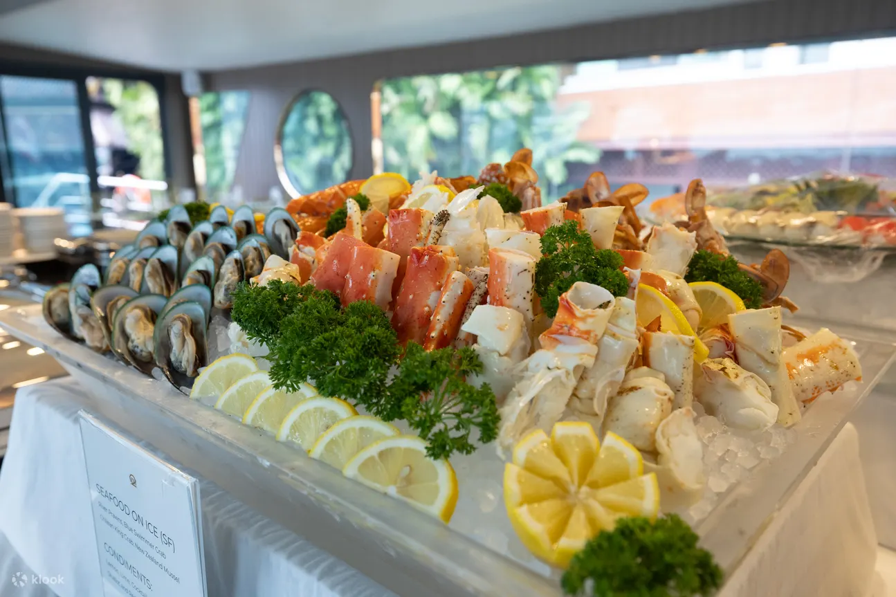 Food on Horizon Cruise by Shangri-La