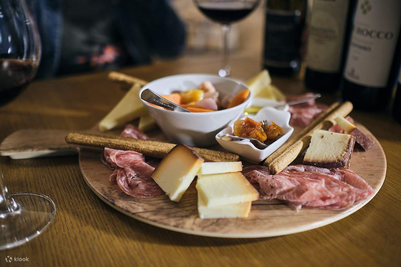 ジュリエットの家近くでのワインテイスティング、ヴェローナ