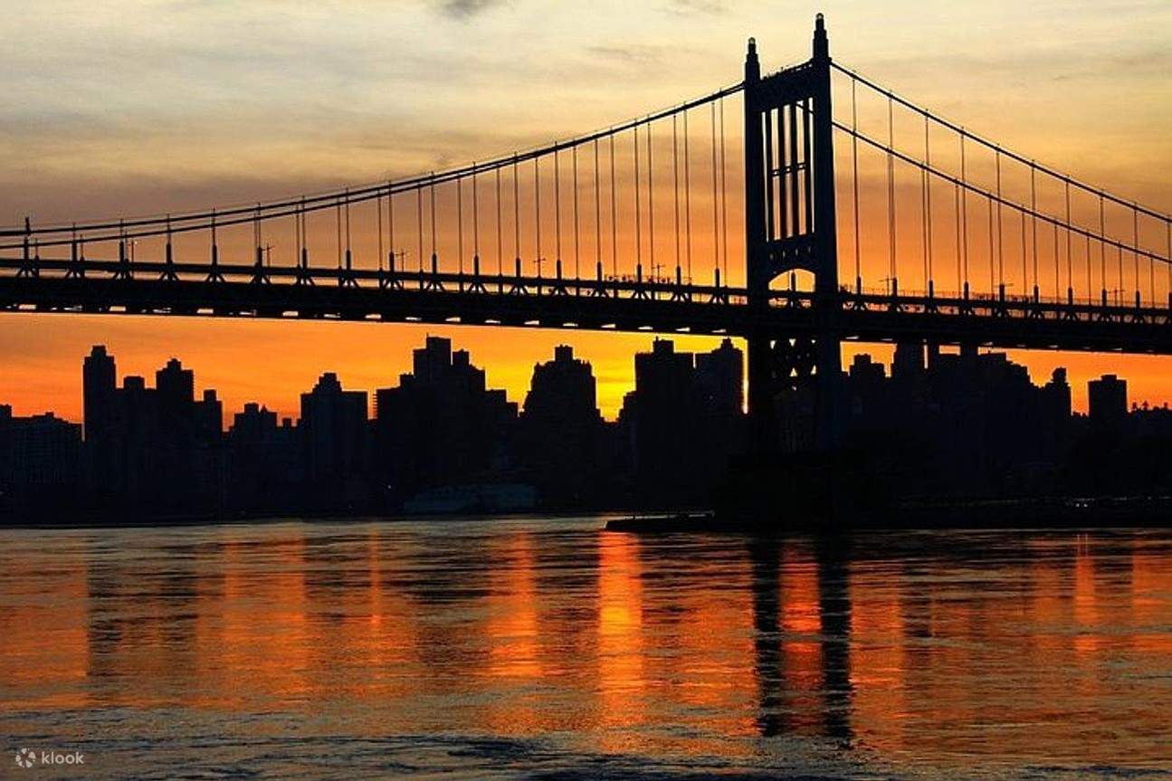 Goditi il bel panorama del tramonto su Manhattan più tardi nella giornata