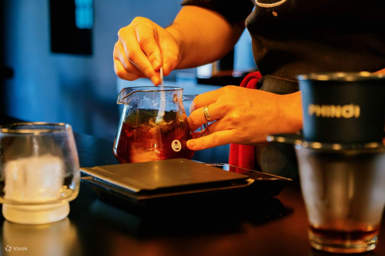 ハノイ (Hanoi) の味覚探訪：コーヒーとストリートフードの文化体験ウォーク