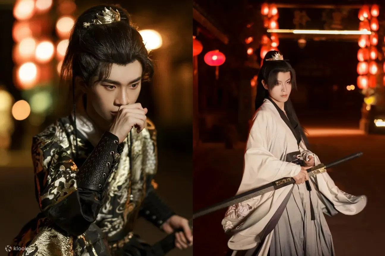 这里也提供男生的服装，穿上汉服，你可以成为潇洒的江湖侠客，意气风发