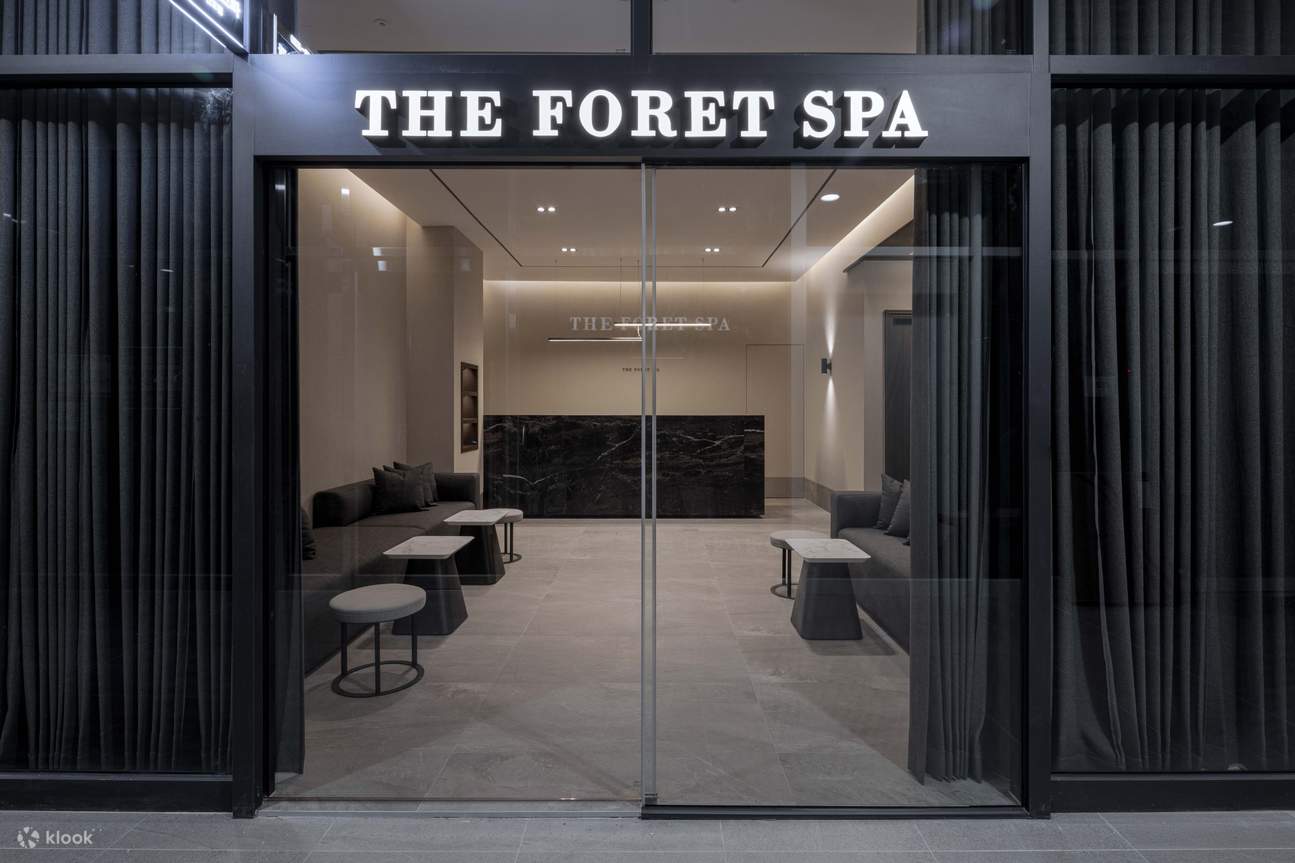 LE FORET SPA se trouve au deuxième étage du ONE BAILEY SQUARE.