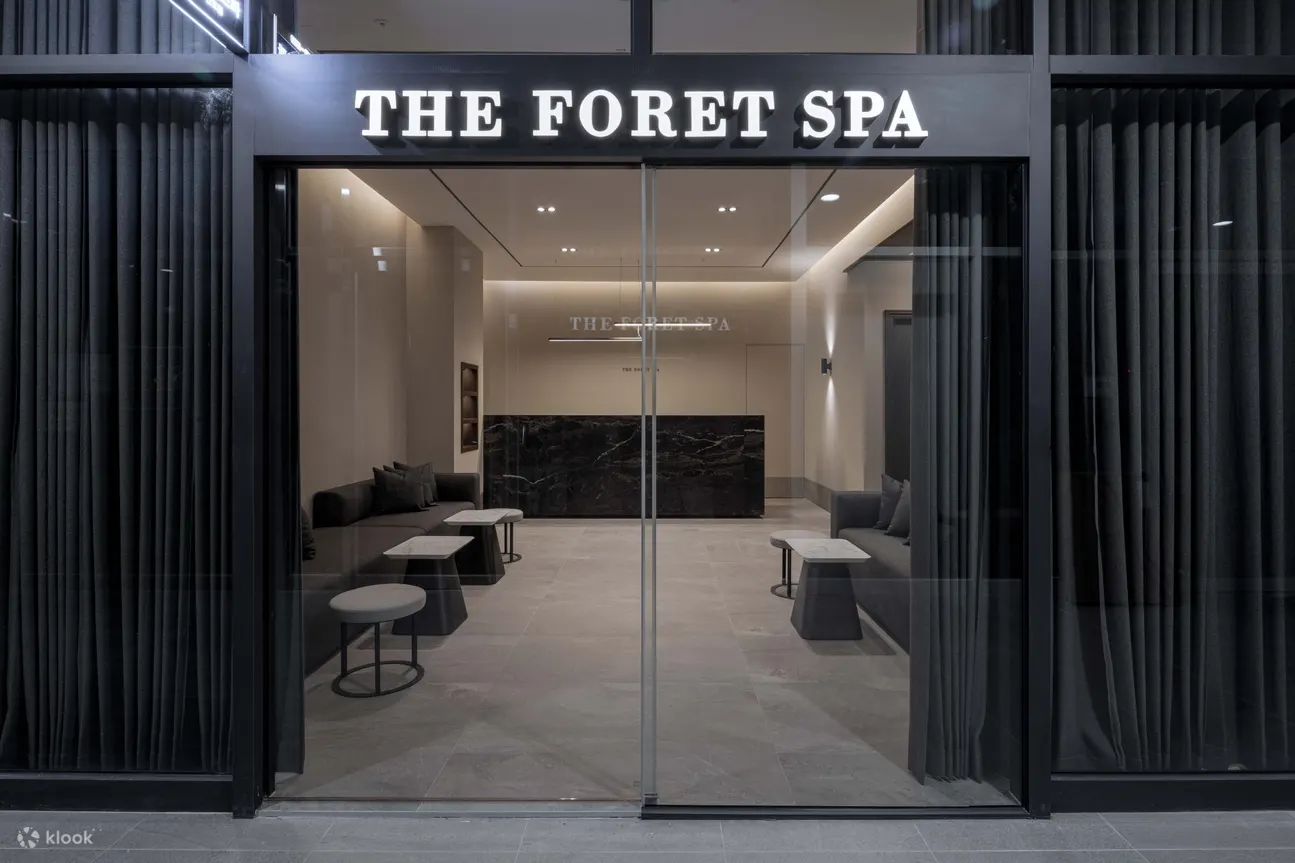 THE FORET SPA 位于 ONE BAILEY SQUARE 二楼。