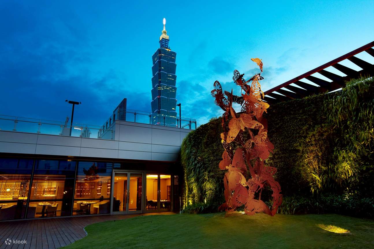 HILTON TAIPEI GRANDEE HOTEL - Taipei 101 New Year's Eve Countdown Fireworks Show - Xinyi District