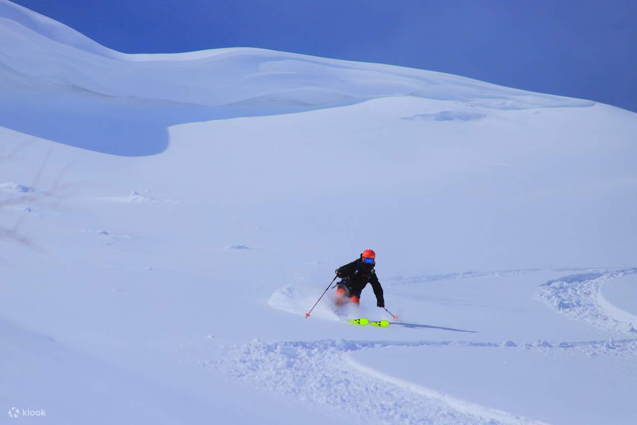 Pelatih Ski Pribadi Bahasa Inggris & Mandarin dan Layanan Fotografi di Furano Ski Resort