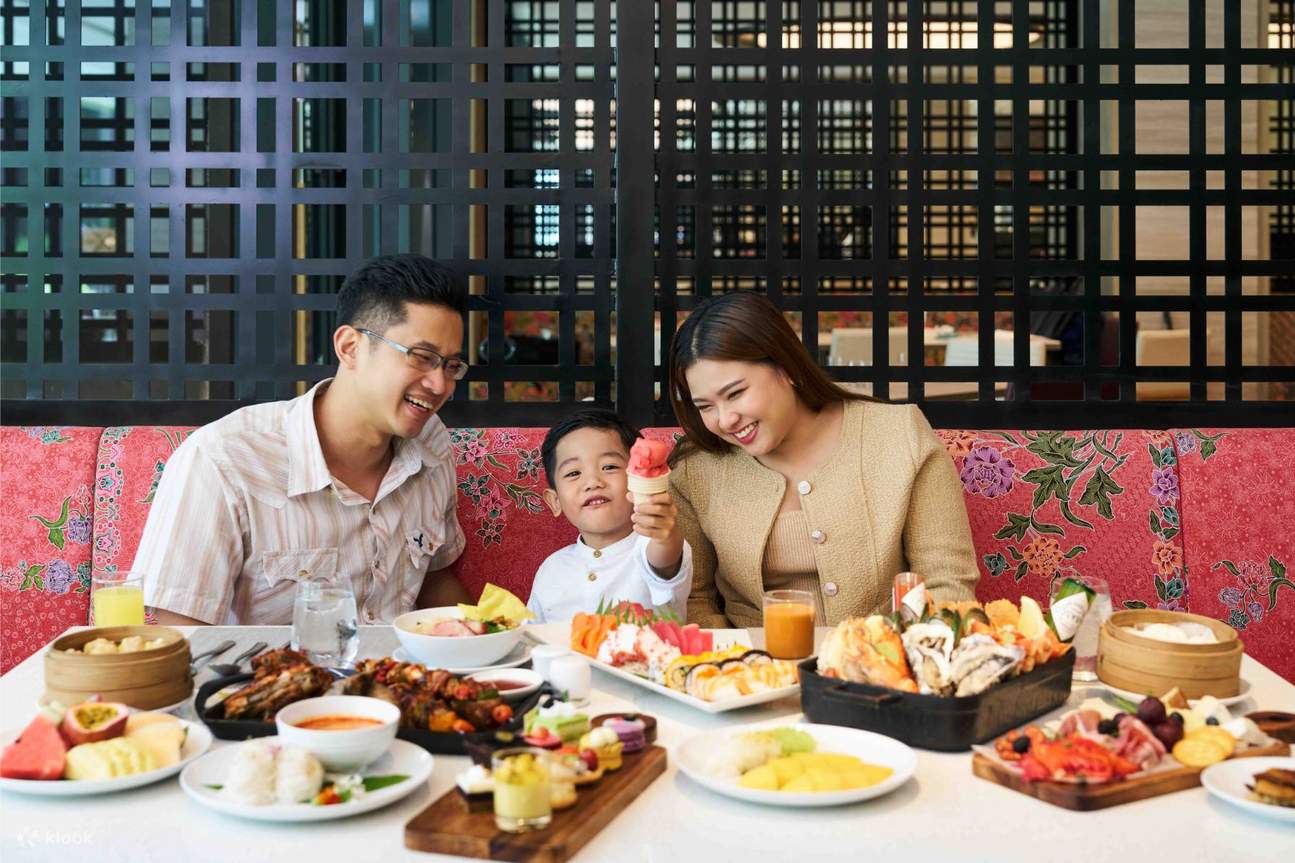 Buffet at Chon Som All Day Dining, Courtyard by Marriott Suvarnabhumi Airport