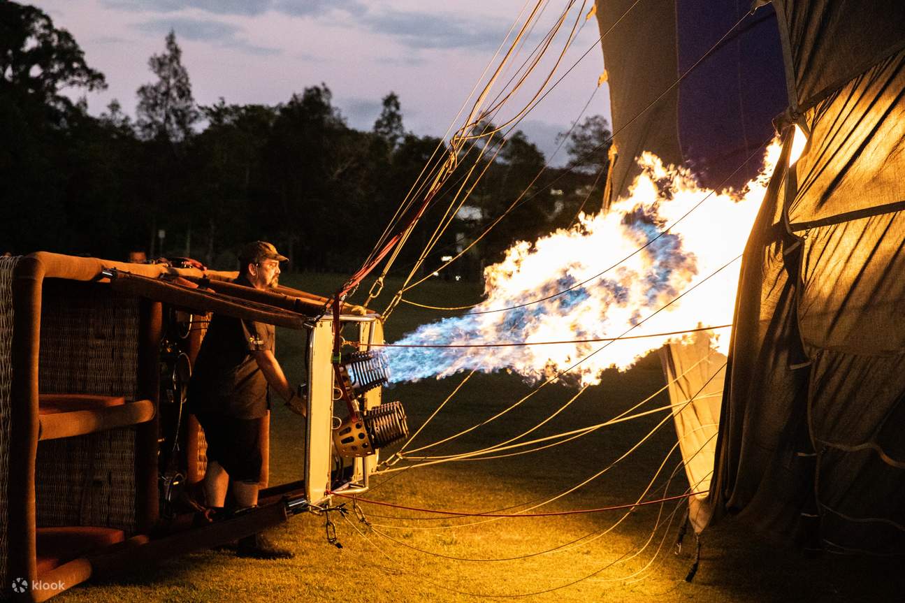 hot air balloon gold coast