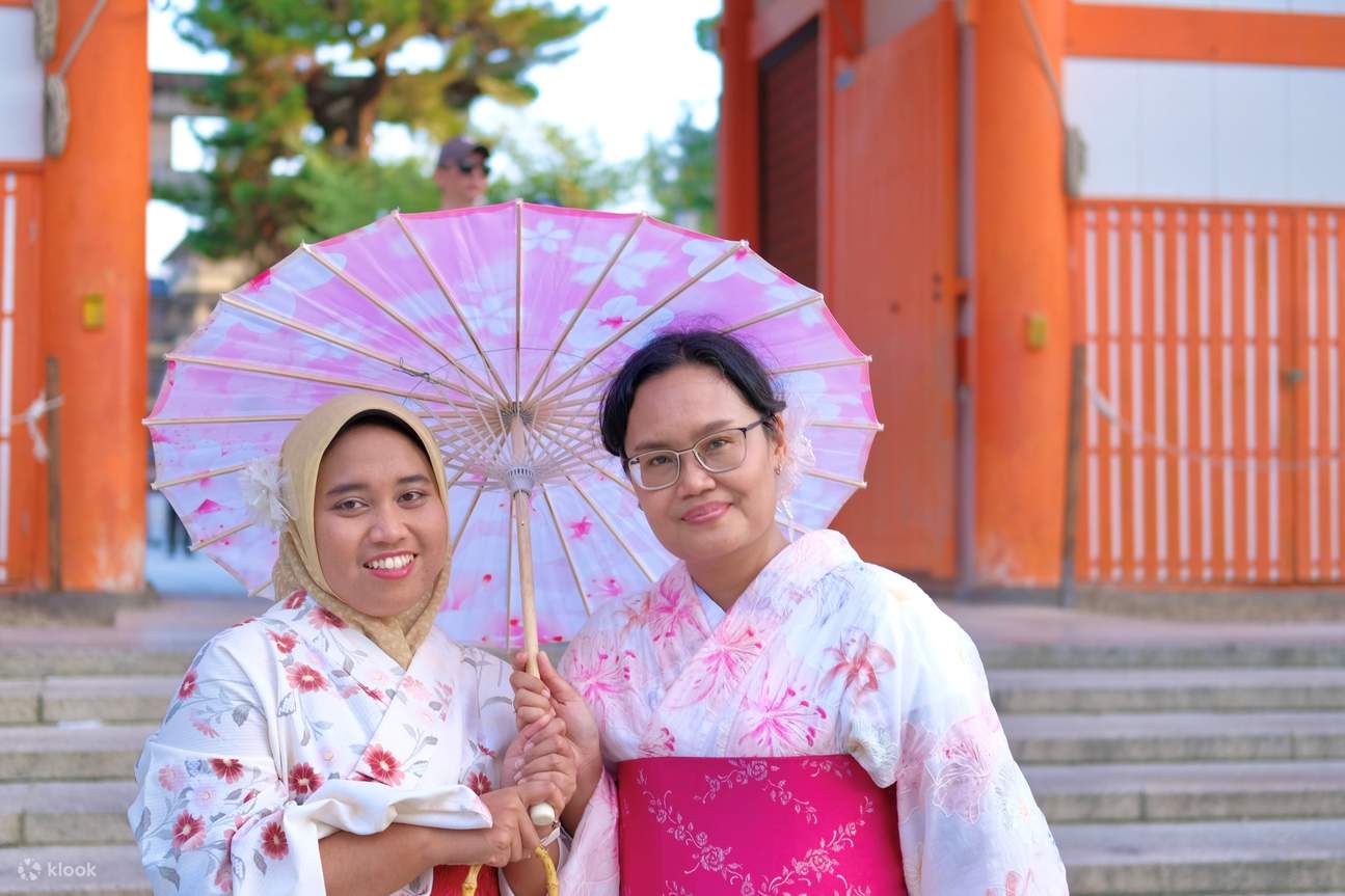 Kyoto Photography Tour (Yasaka Shrine, Yasaka Koshindo, Yasaka Pagoda, Kiyomizu-dera Temple)