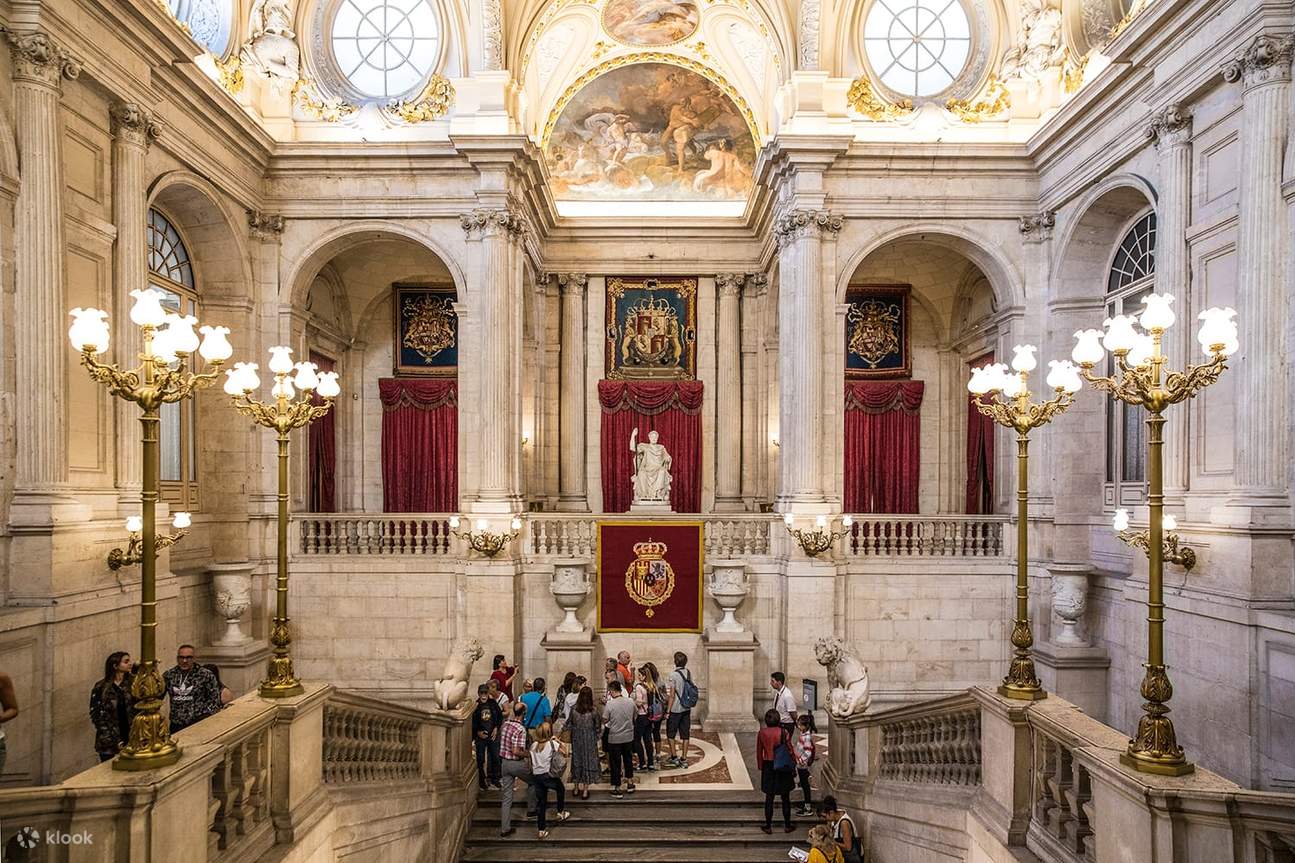 Jelajahi royalti spanyol panduan audio istana kerajaan madrid klook