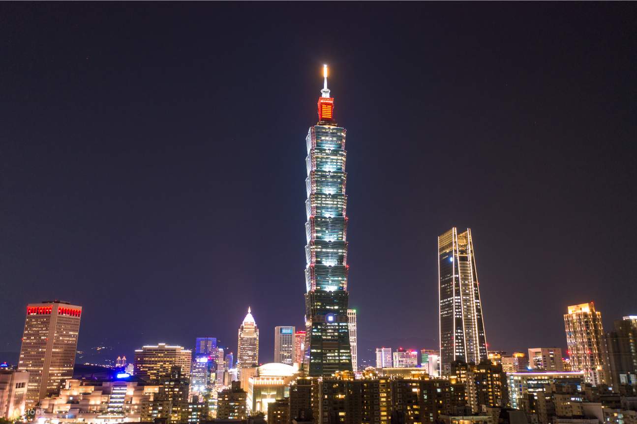 taipei-night-tour-of-famous-sightseeing-spots-and-bars-in-taipei-city
