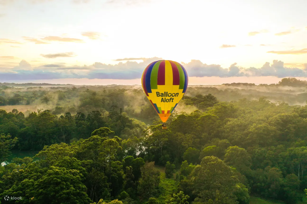hot air balloon byron bay