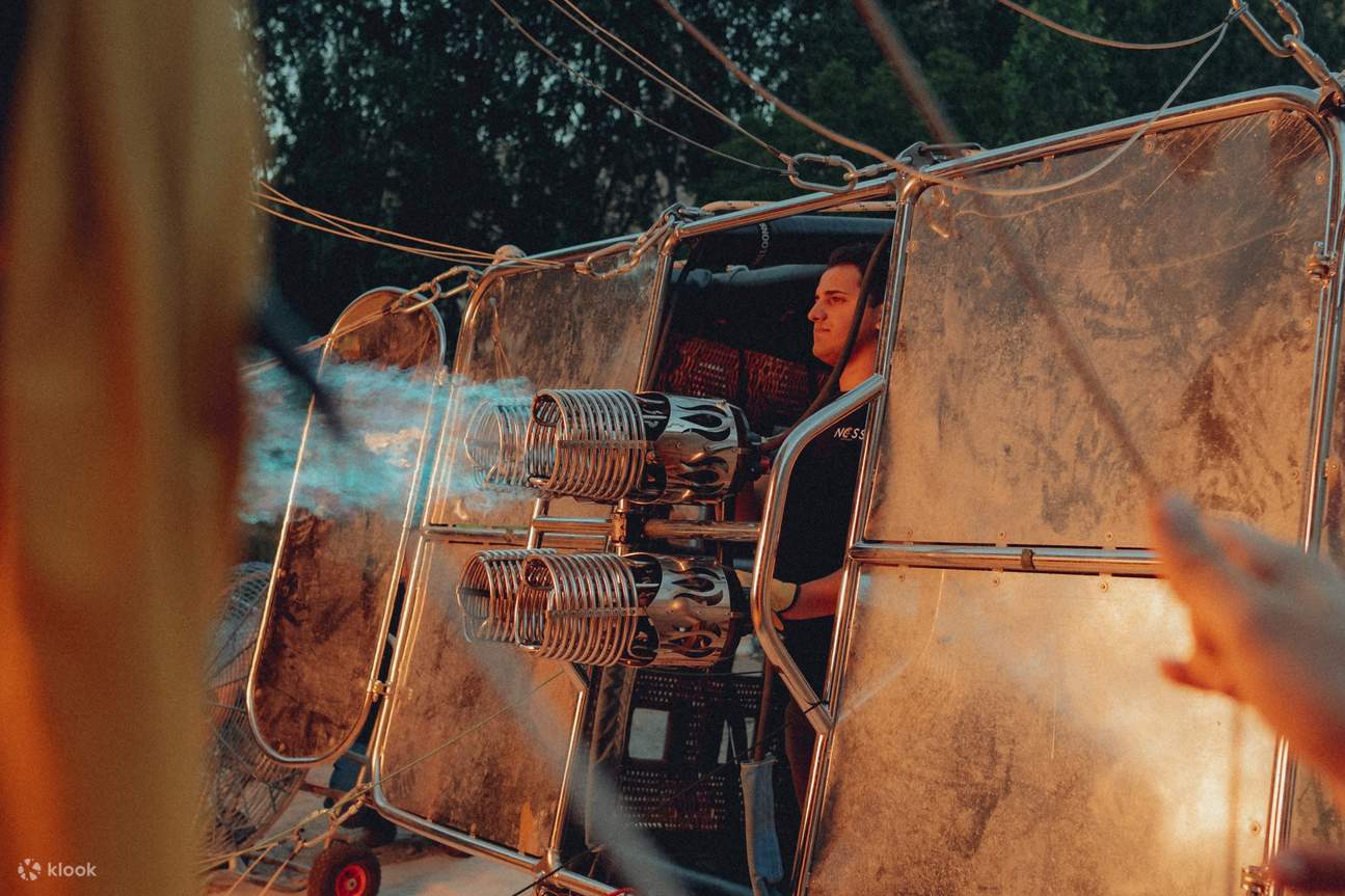 sunrise hot air balloon in cappadocia