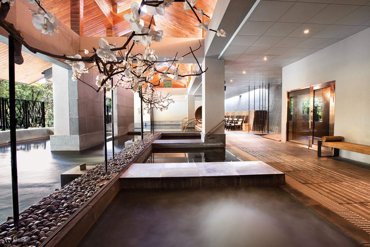 Suối nước nóng công cộng dành cho nữ