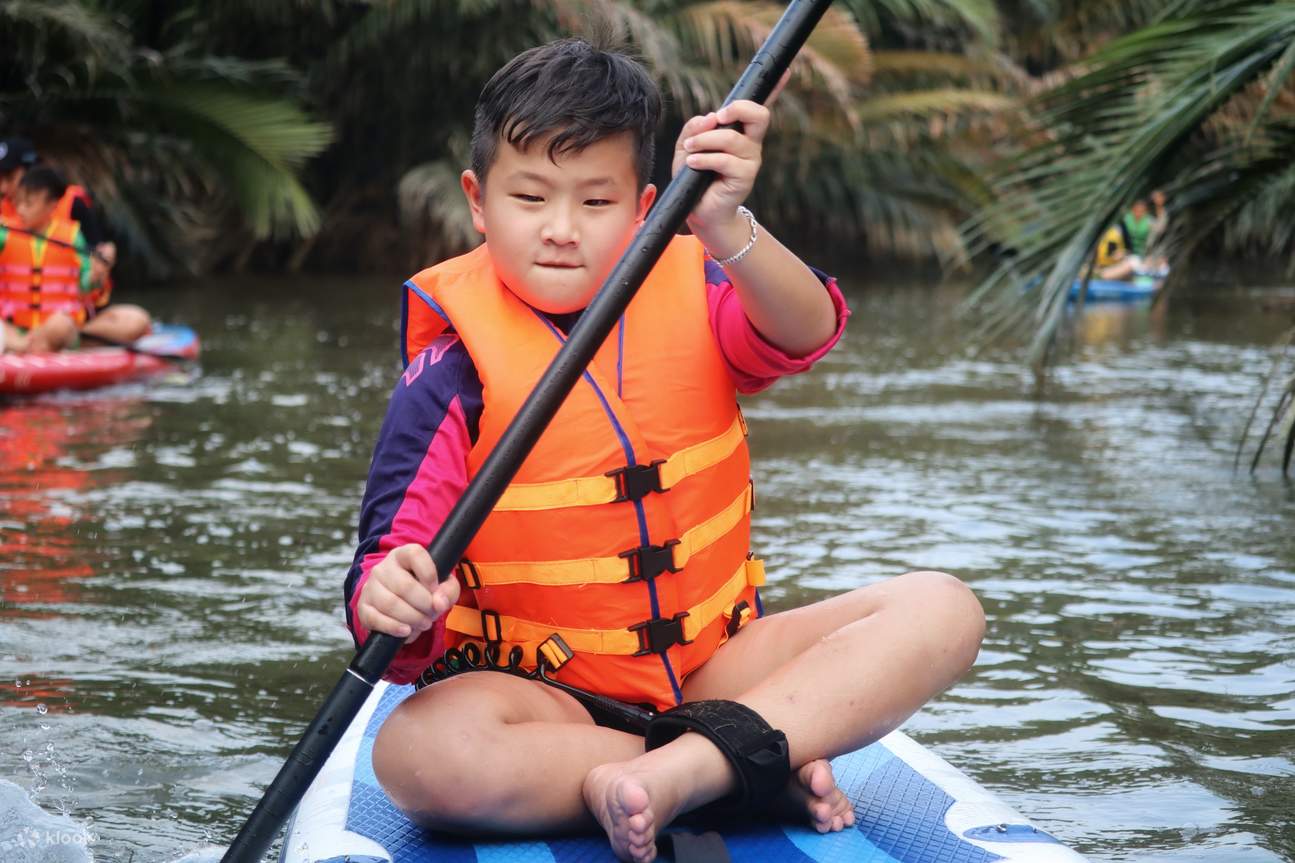 Tour SUP per esplorare la foresta di cocco o ammirare la vista del Landmark 81 dal fiume Saigon