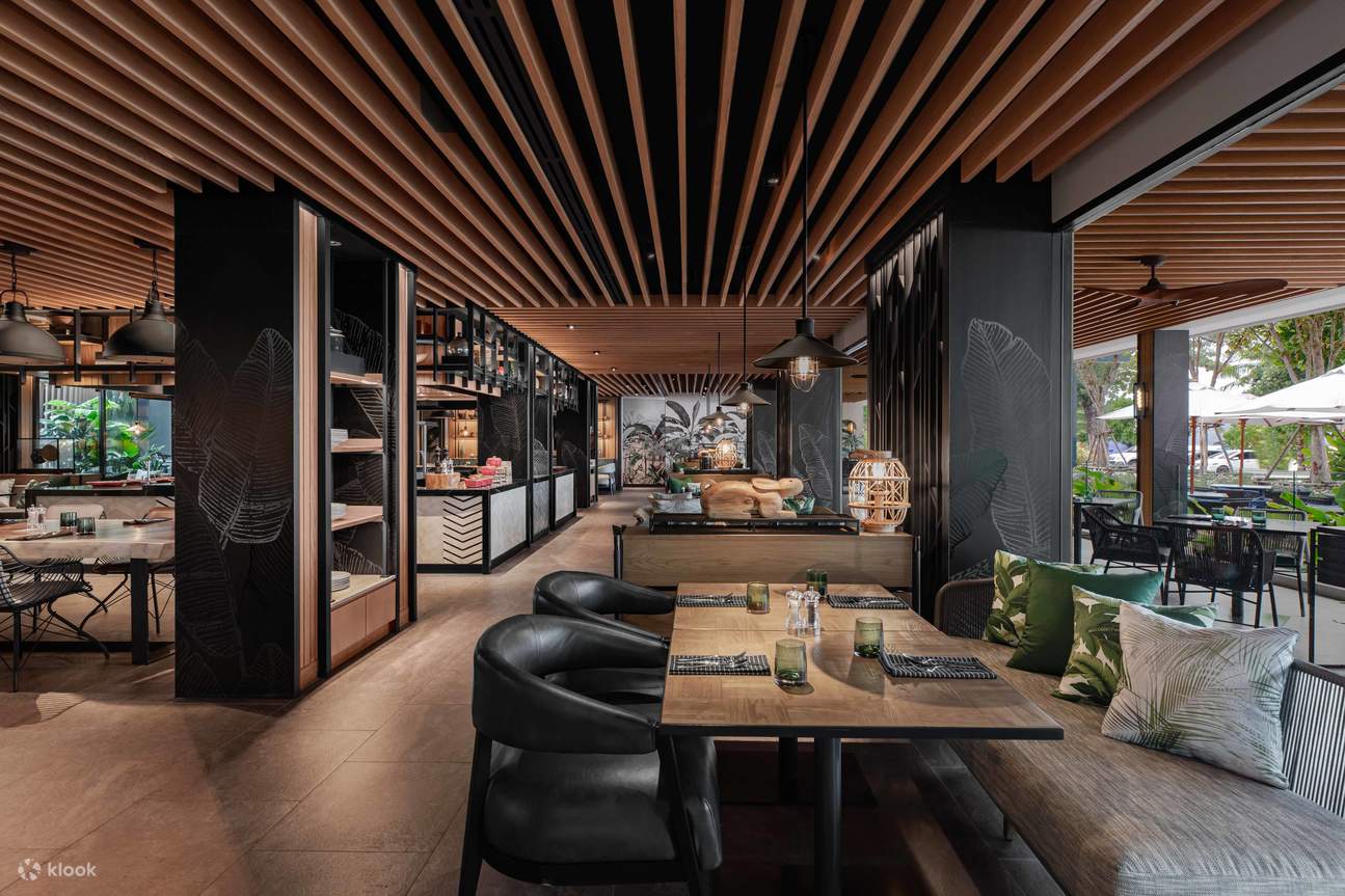 Sears & Co. в Four Points by Sheraton Phuket Patong Beach Resort