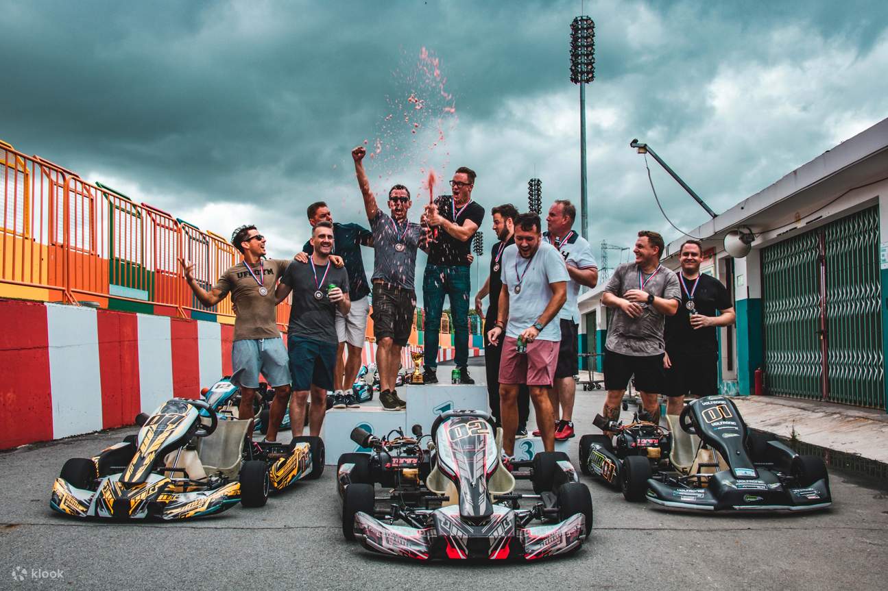 สนุกกับเพื่อนๆ