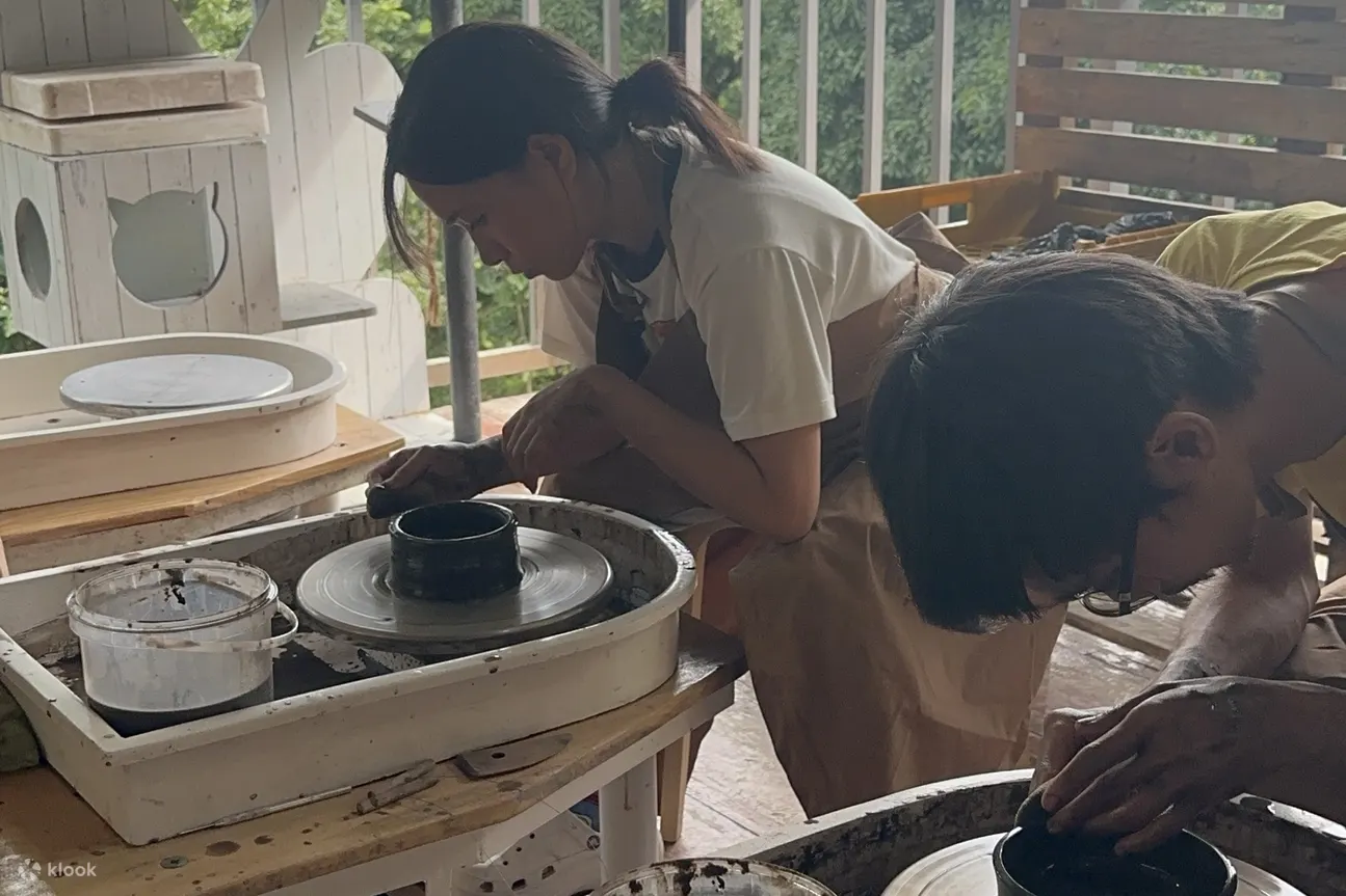 每个套餐均包含免费的素烧和釉烧，供您制作一件手工制品