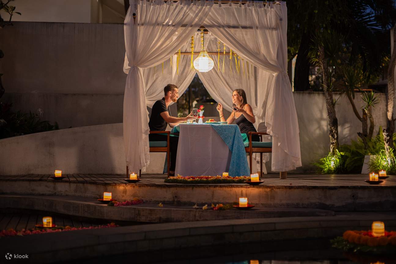 Makan malam romantis