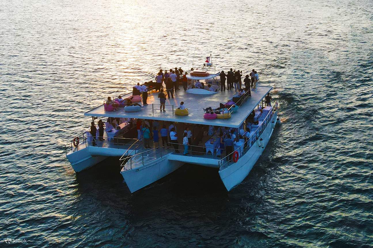 수빅 베이 단독 요트 크루즈