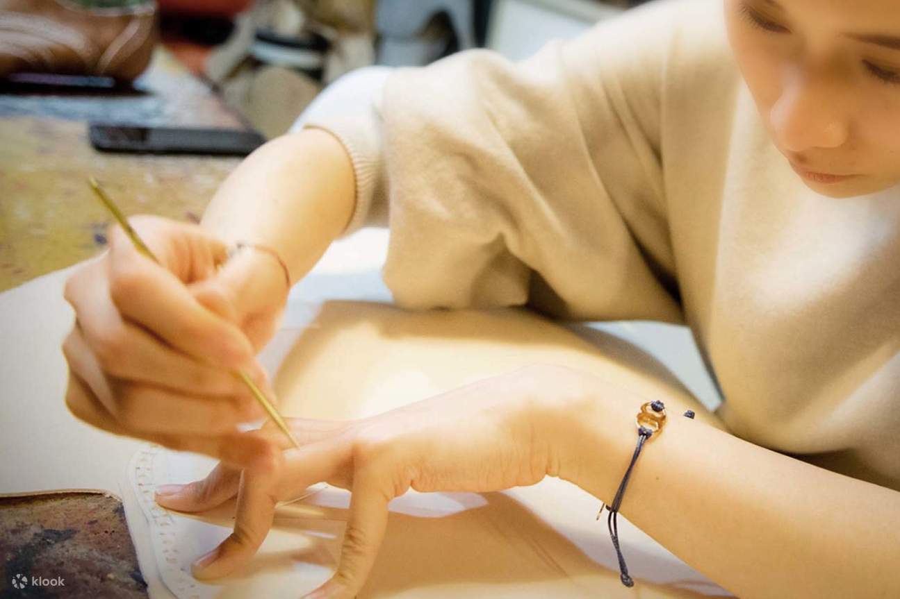 Artisan m Leather Workshop - 手造皮鞋工作坊