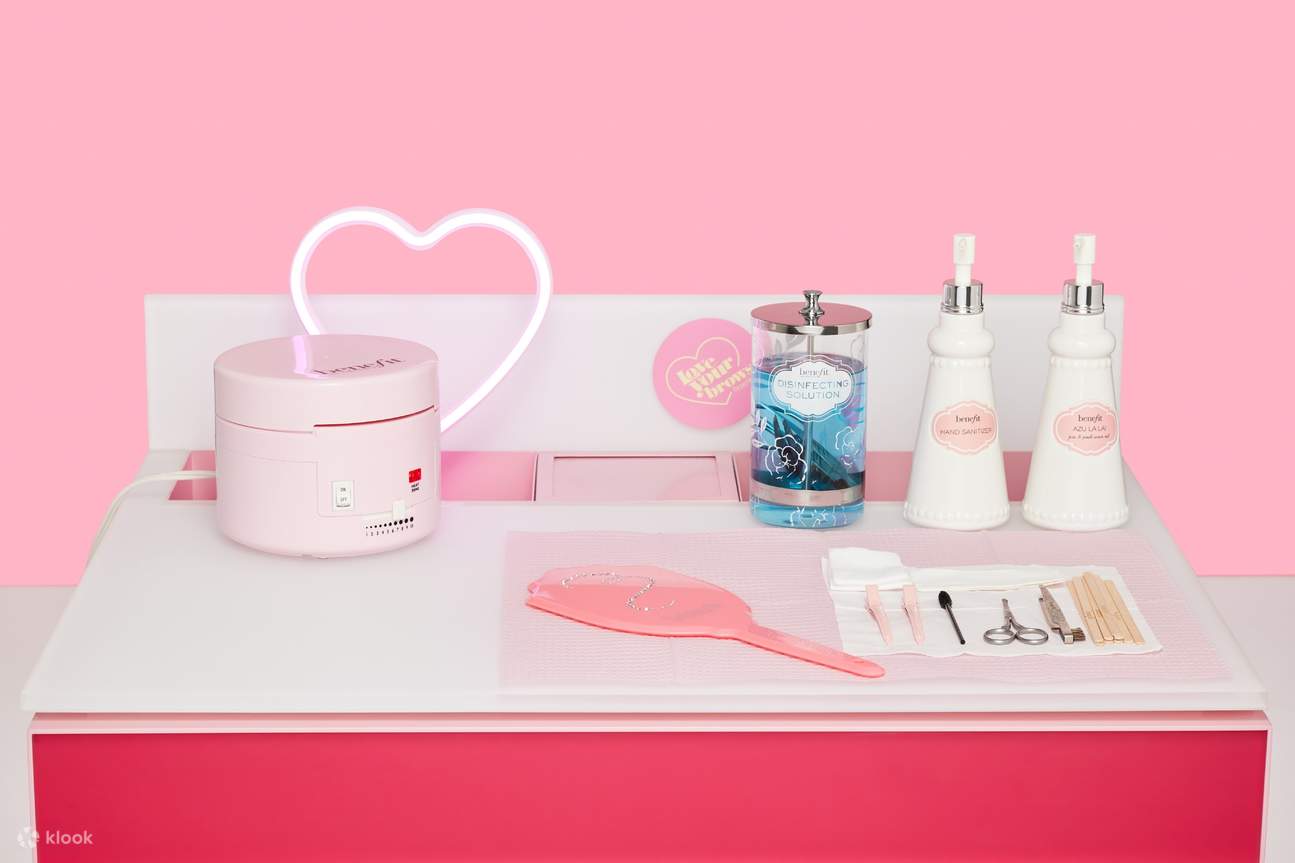 ベネフィット コスメティックス - 眉ティント | プロの眉シェーピング エクスペリエンス | 香港 | 九龍 | 新界