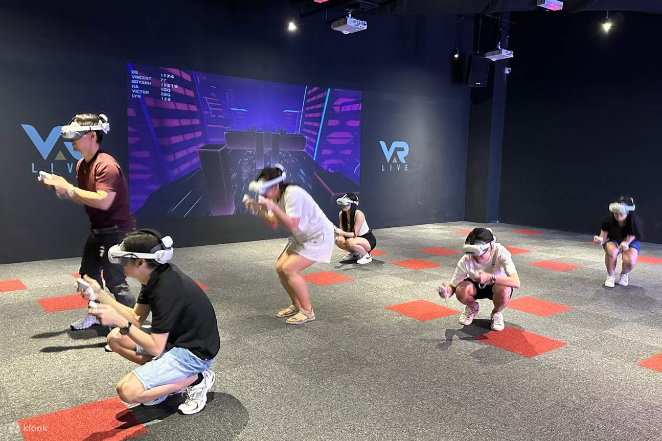 [KLGCCモール] シグネチャーVRローミングゲーム – 自由に歩き回り、パズルを解き、またはチームメイトと協力して戦うことができる世界へ足を踏み入れましょう。