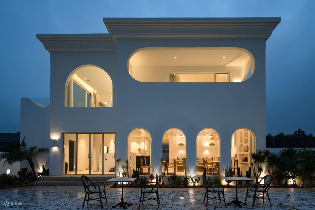 Vue extérieure du bâtiment J