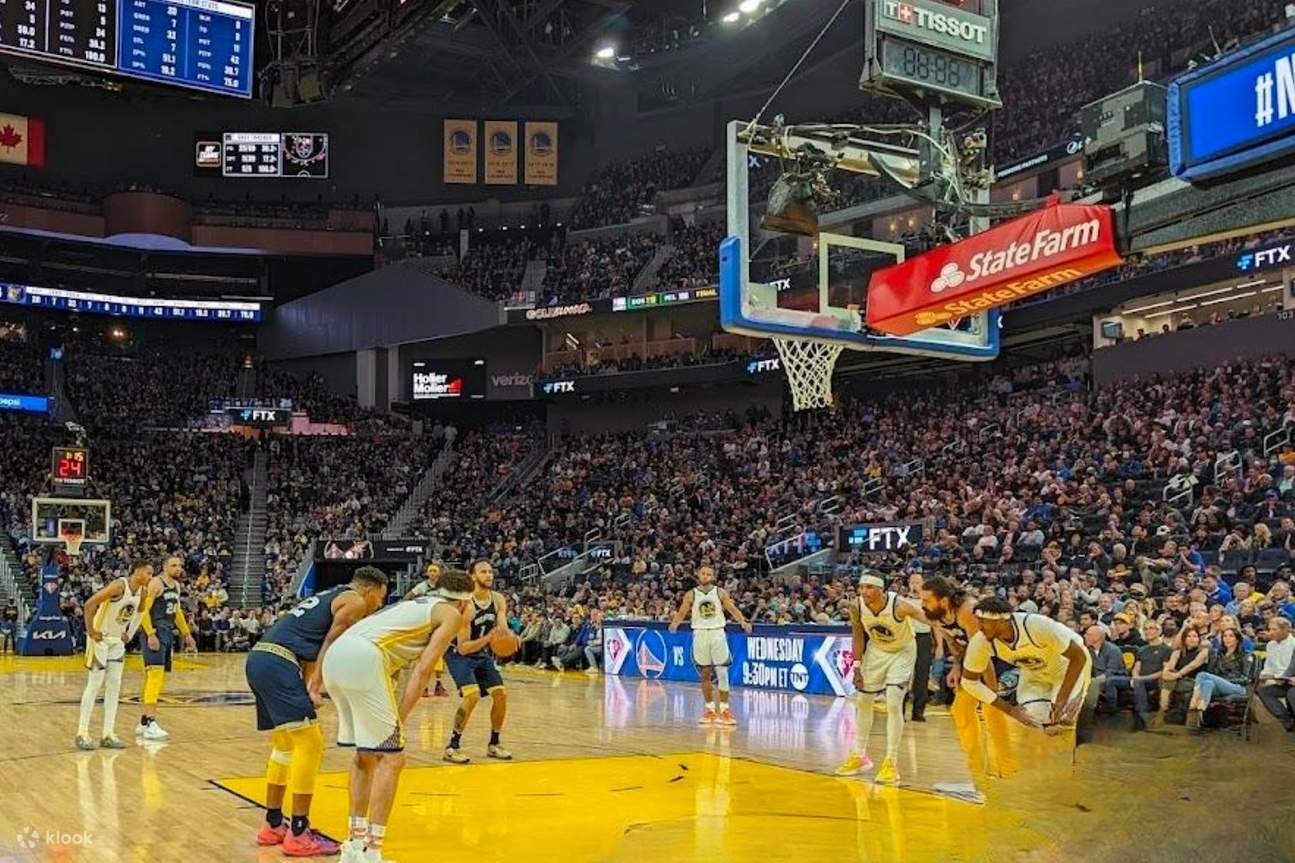 Perlawanan Bola Keranjang Golden State Warriors di Chase Center