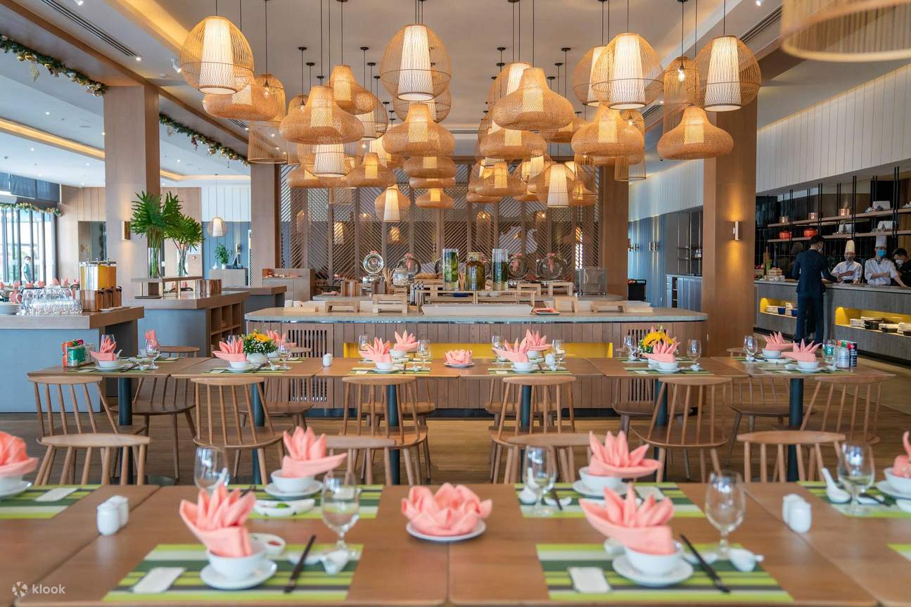 Oakwood Ha Long道地越南風味及西式套餐