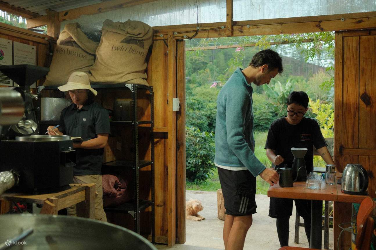 เข้าร่วมเซสชั่นการคั่วที่คุณสามารถคั่วเมล็ดกาแฟของคุณเองได้