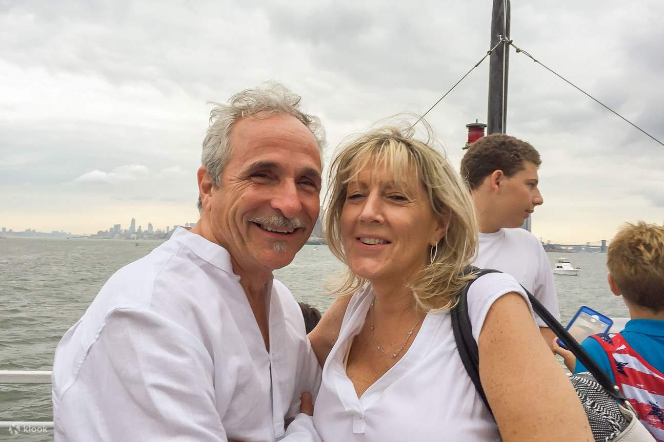 Goditi e immergiti in una rilassante crociera con la persona che ami