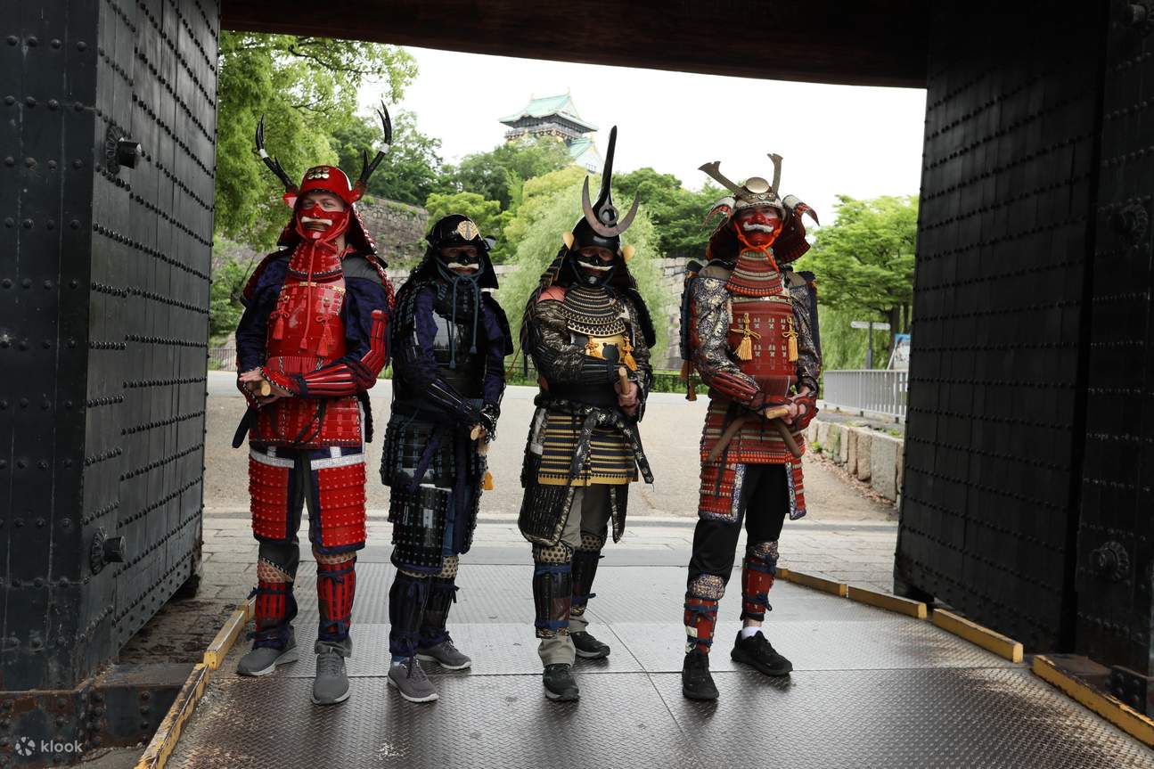 Lớp học thực hành tìm hiểu về Bushido & Thiền gần Lâu đài Osaka với ảnh