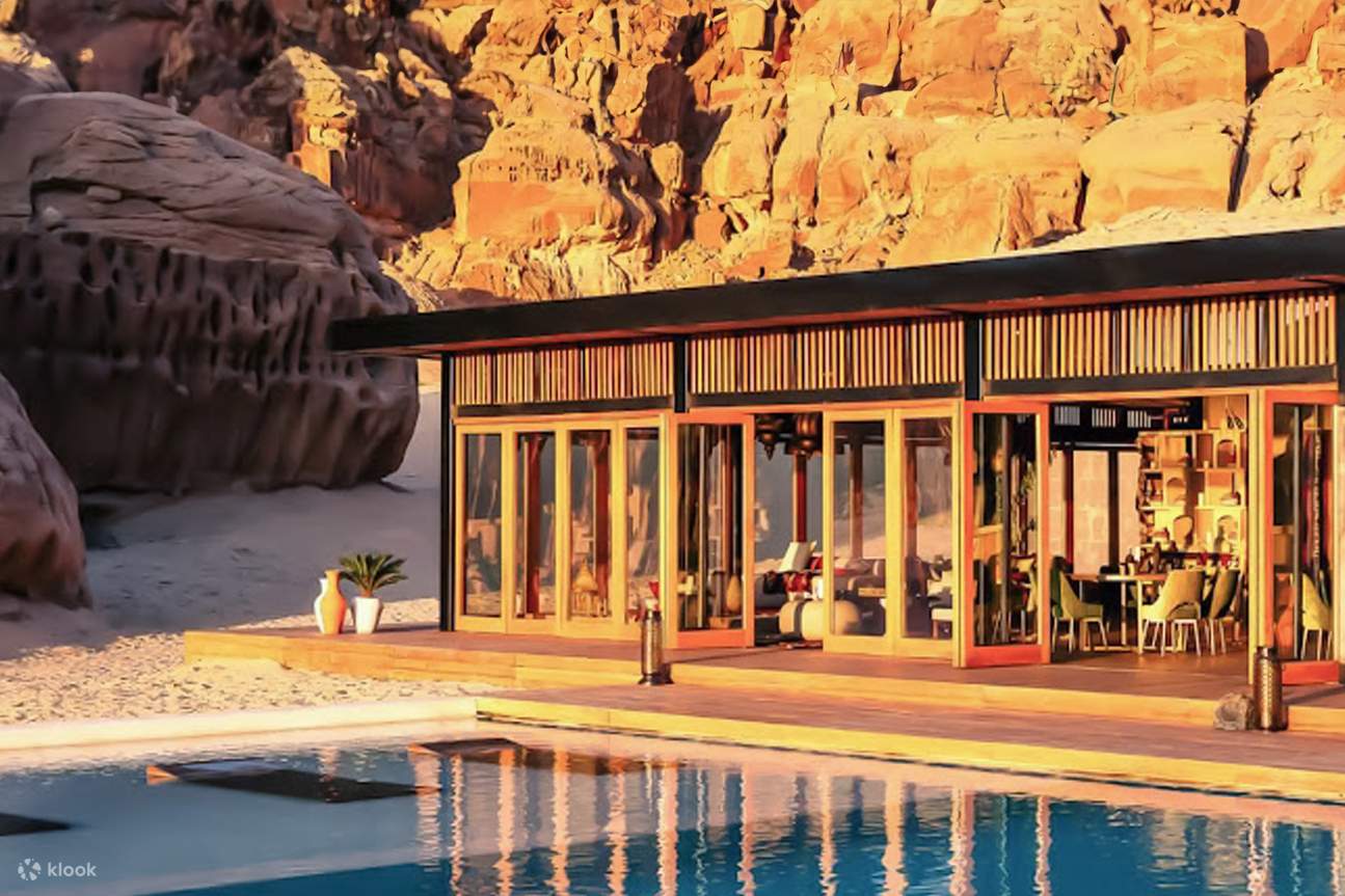 Pengalaman Belon Udara Panas di Langit AlUla