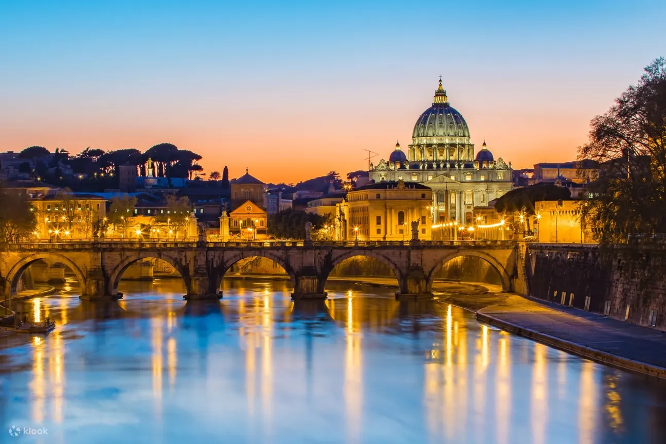 Your Roman journey wouldn't be complete without an essential tour around the Vatican